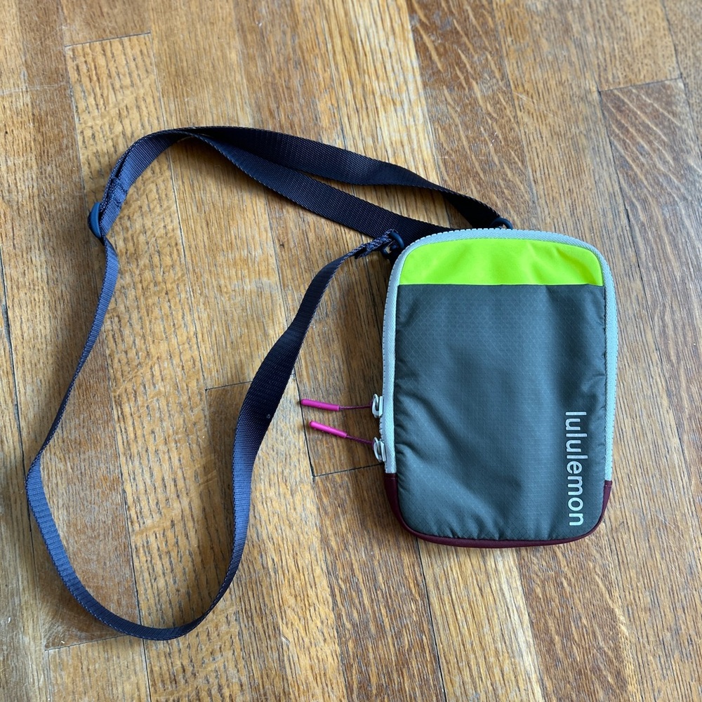 Lululemon Easy Access Crossbody Bag